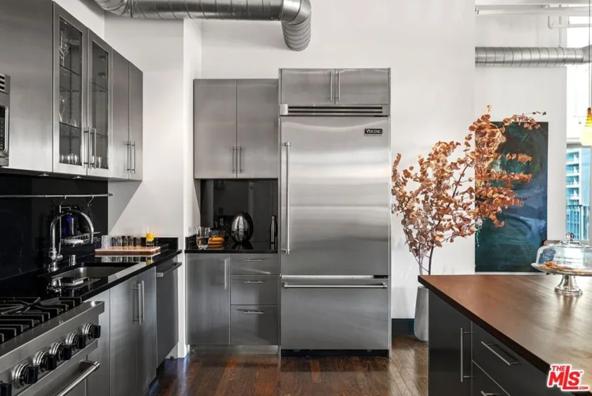 849 S Broadway #1210 photo 3