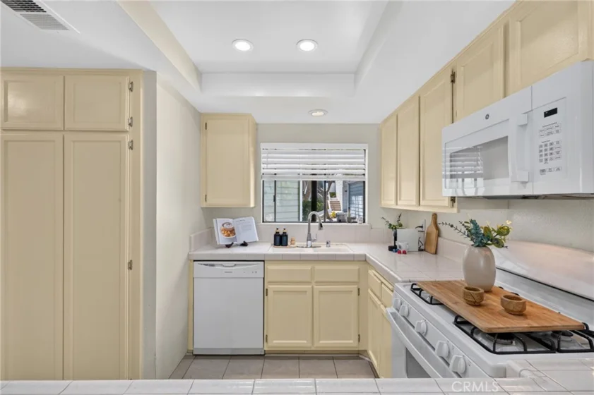 1150 W Capitol Drive #101 photo 11