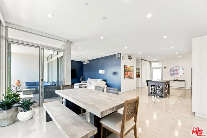901 Hancock Avenue #201 photo 2