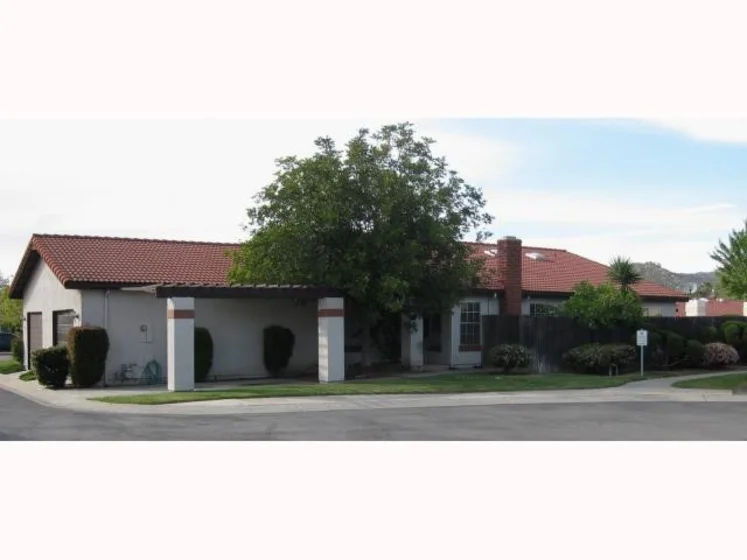 120 Auburn photo 1
