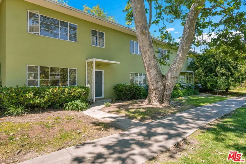 5516 Village Green photo 13