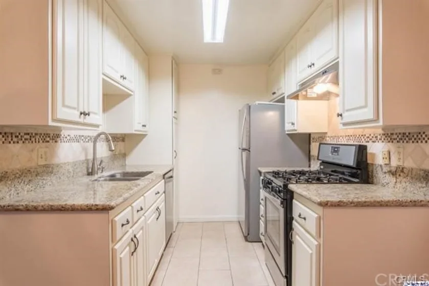 601 E Orange Grove #103 photo 13