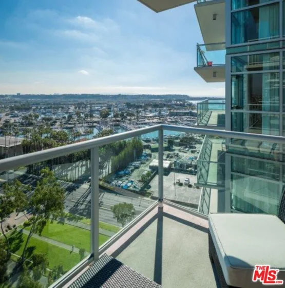 13700 Marina Pointe Drive #1725 photo 15