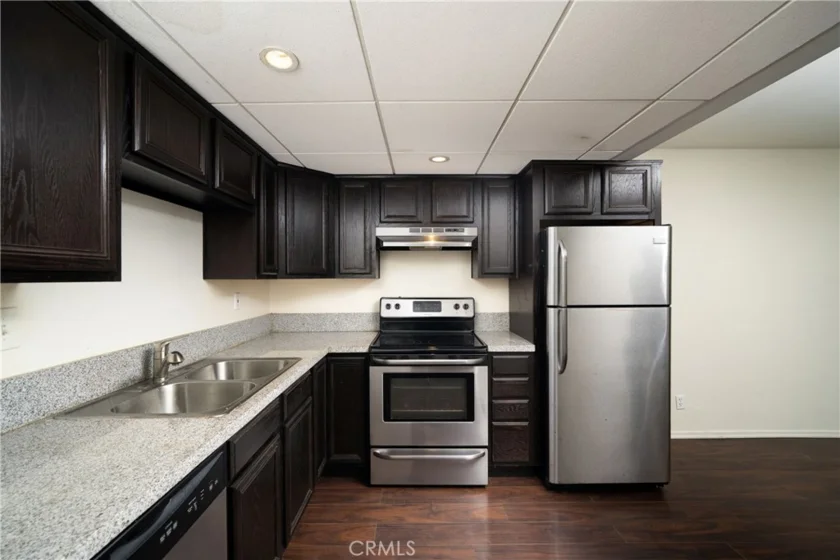 1450 Locust Avenue #102 photo 1