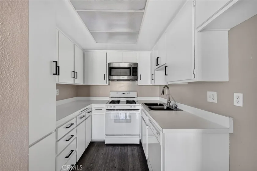 333 Burchett Street #206 photo 20