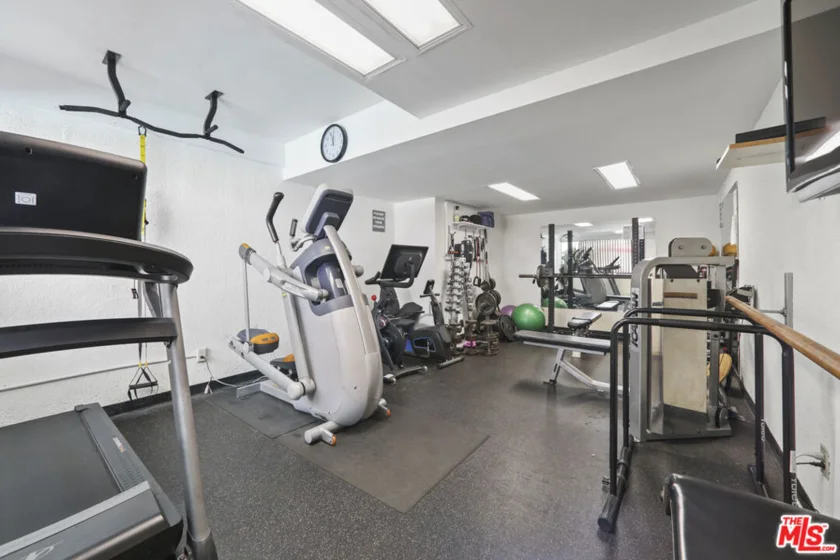 8568 Burton Way #301 photo 24