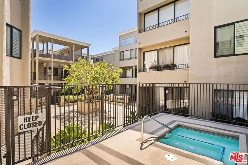 8455 Fountain Avenue #504 photo 29