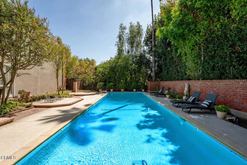 1127 S Orange Grove Boulevard photo 34