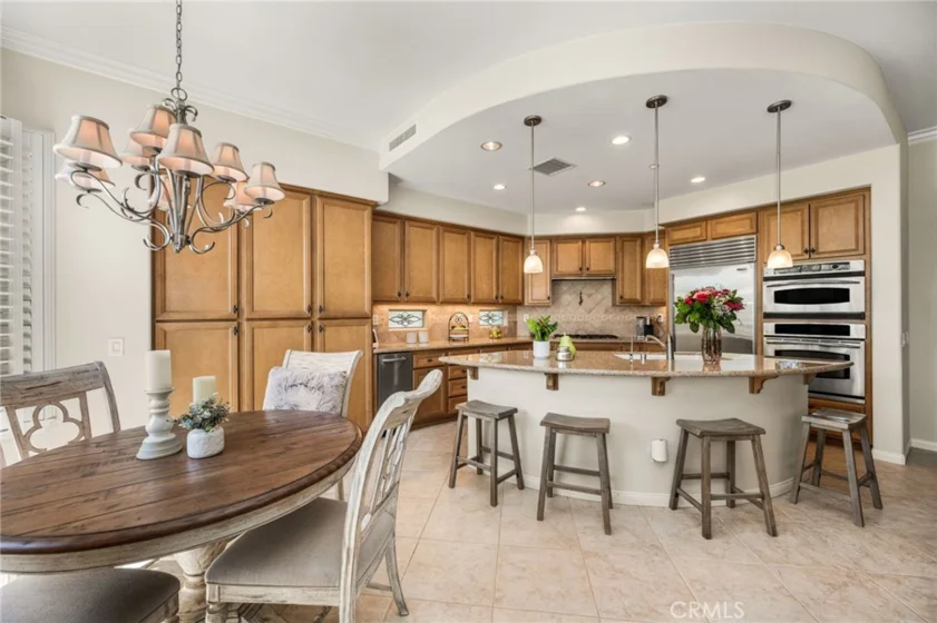 4001 Balmoral photo 15