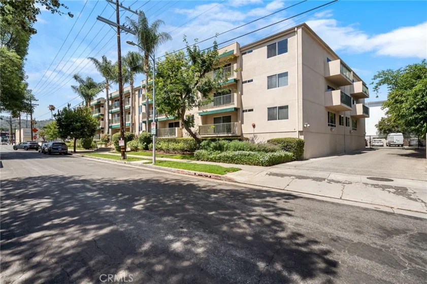 4501 Cedros #220 photo 31