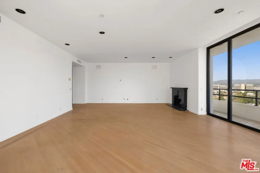 10601 Wilshire Boulevard #1601 photo 5