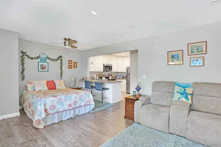 3242 Ashford Street #F photo 1