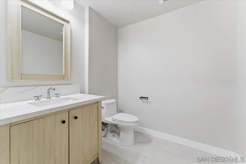 1150 J #103 photo 3