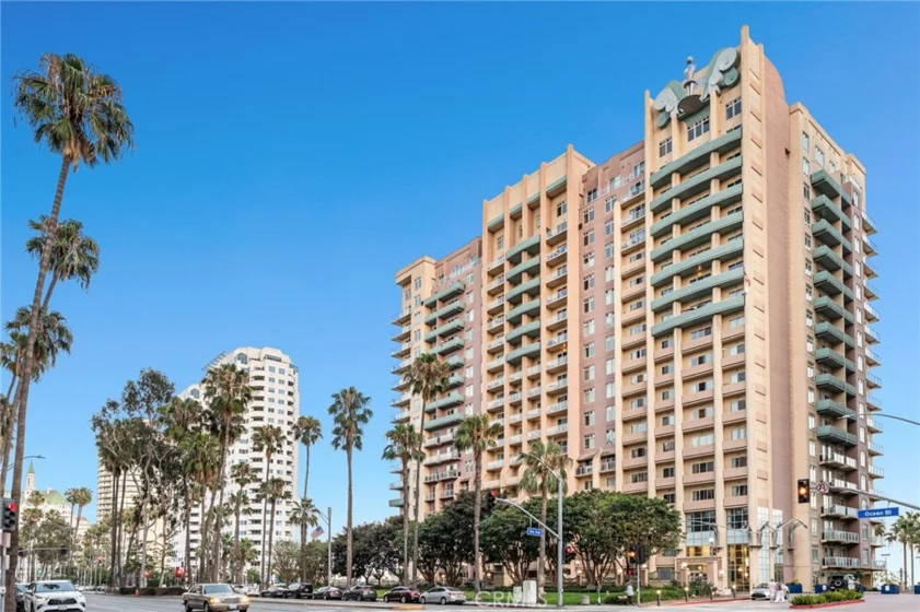 488 E Ocean #809 photo 44