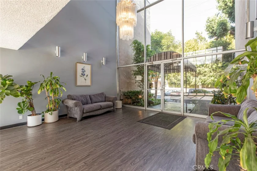 5411 Tyrone Avenue #203 photo 33