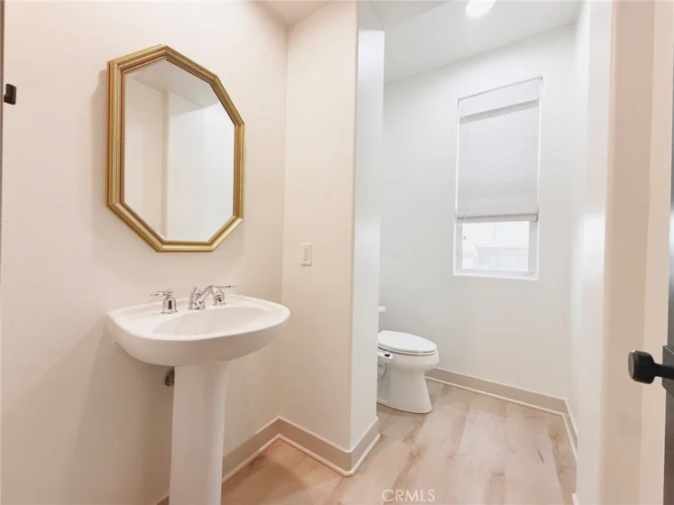 28910 Newport photo 22
