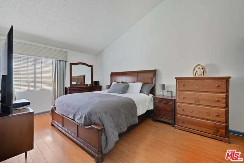 7422 Hazeltine Avenue #3 photo 22