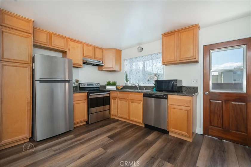 7300 Lennox Avenue #B7 photo 1