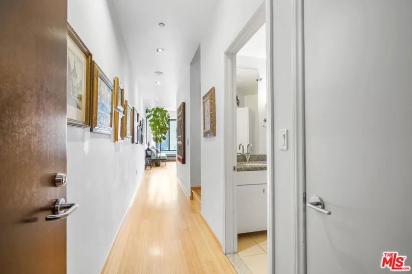 1100 Wilshire Boulevard #2610 photo 5