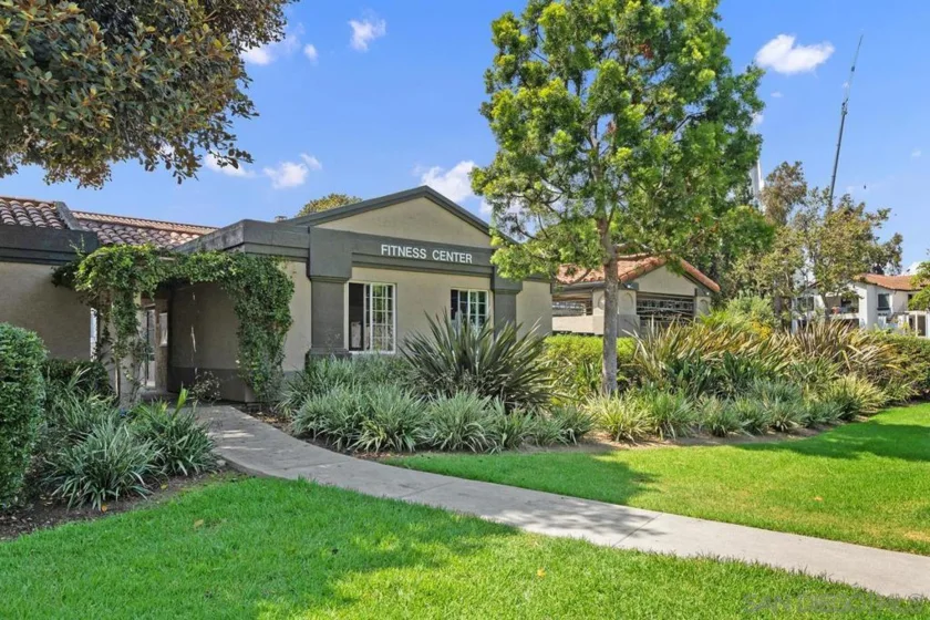 7565 Charmant Drive #417 photo 36