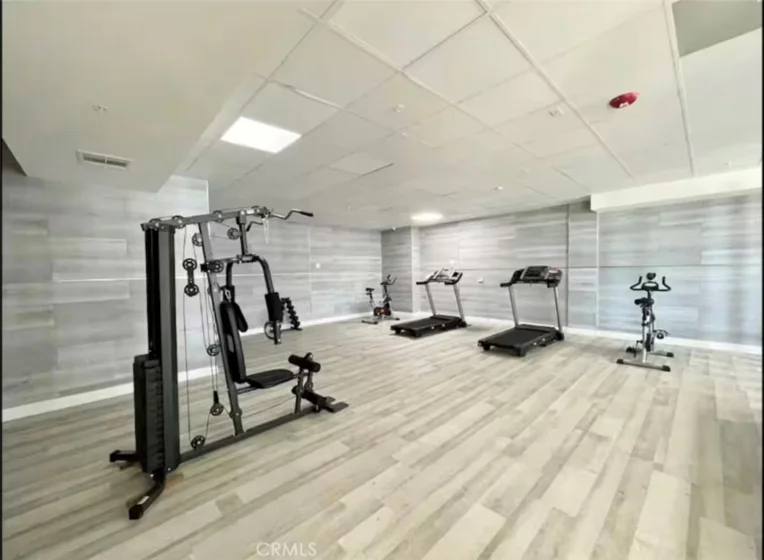 1598 Long Beach Boulevard #412 photo 16