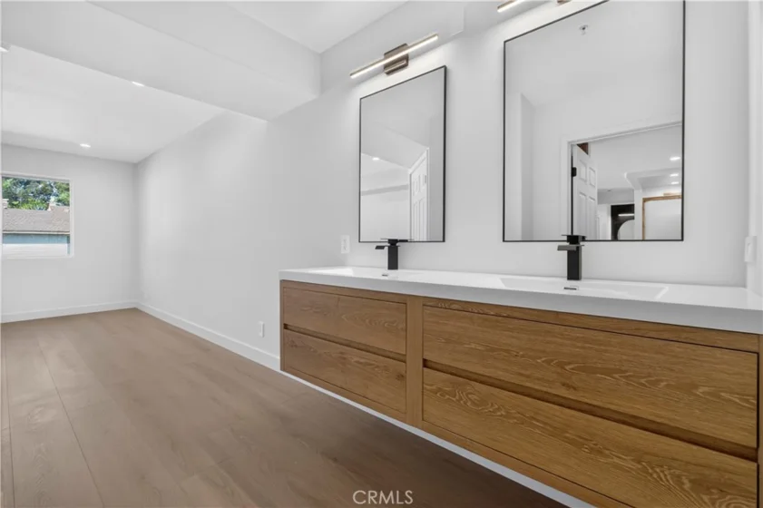 15455 Sherman photo 15
