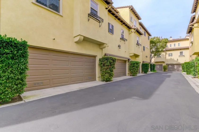2591 Escala Circle photo 18
