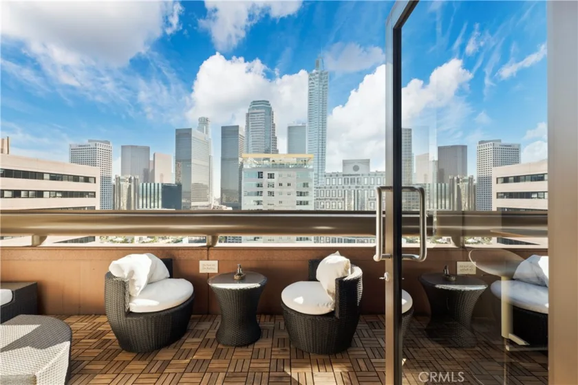 1100 Wilshire Boulevard #1707 photo 24