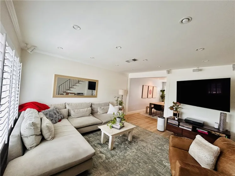 1140 N Lamer photo 22