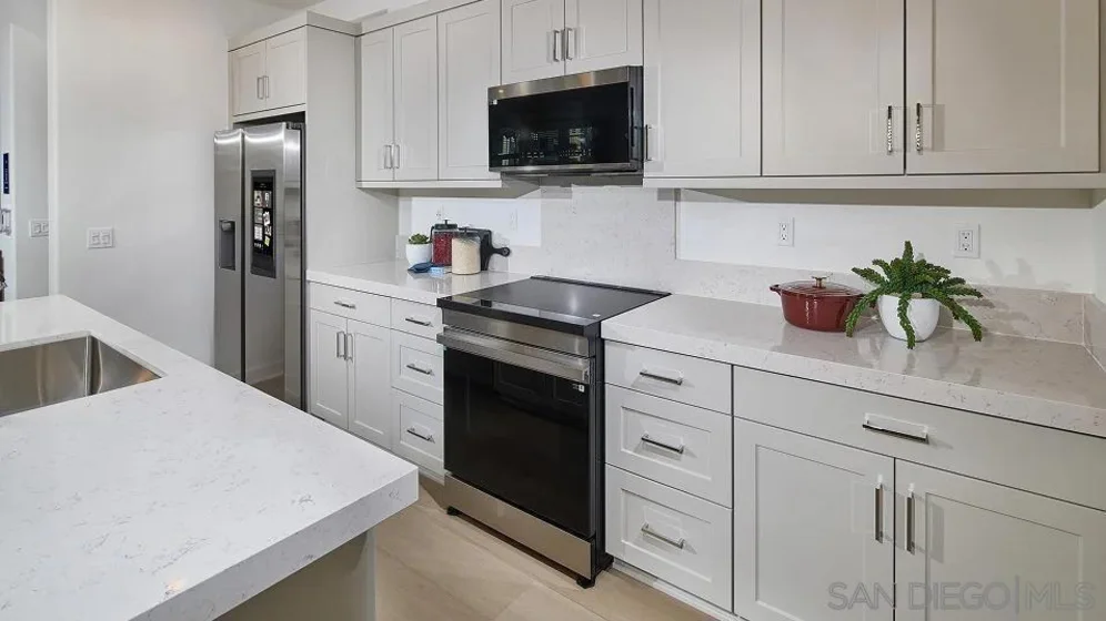 2701 Faye Drive photo 3