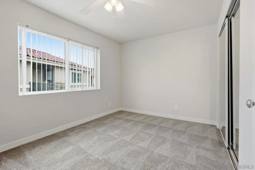 7425 Charmant #2902 photo 18