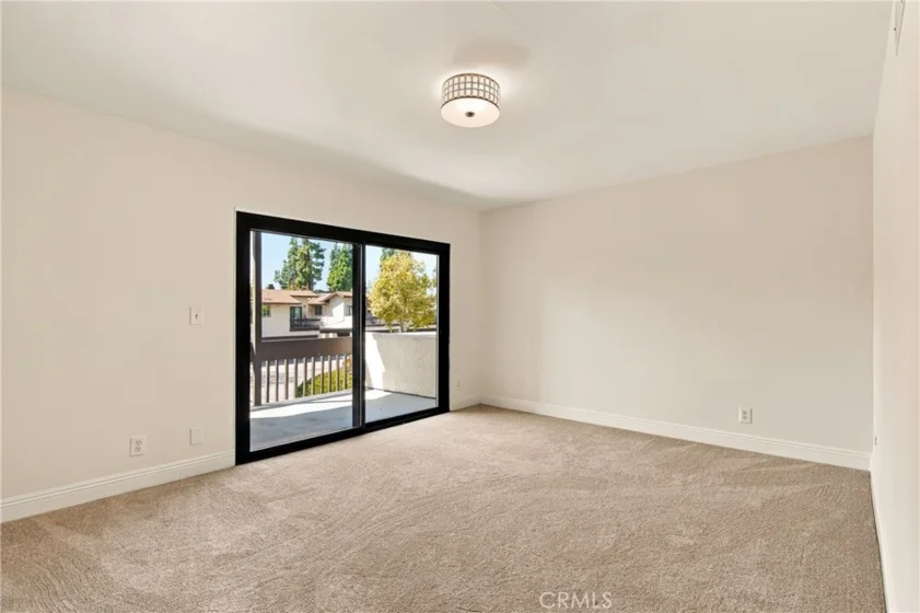6716 Clybourn photo 20