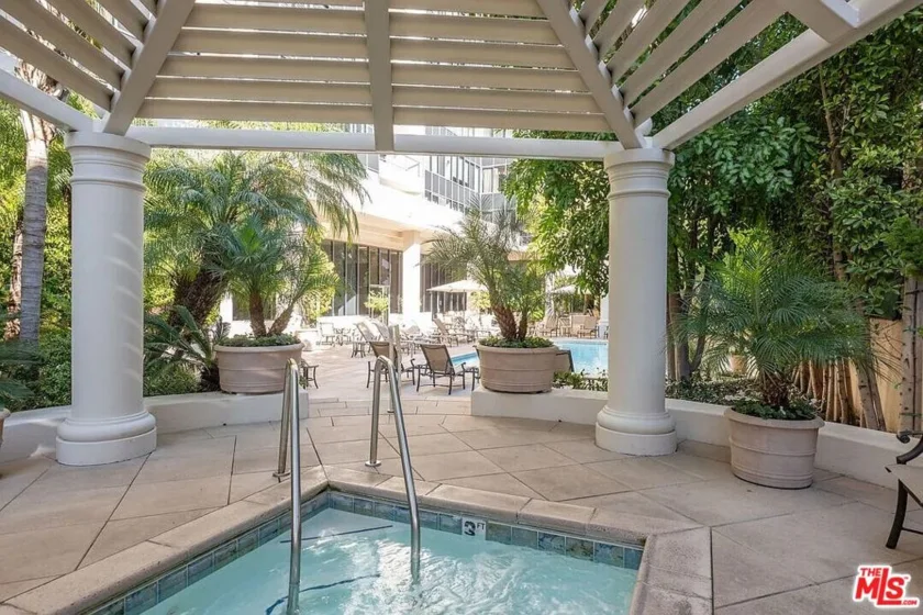 10724 Wilshire Boulevard #211 photo 14