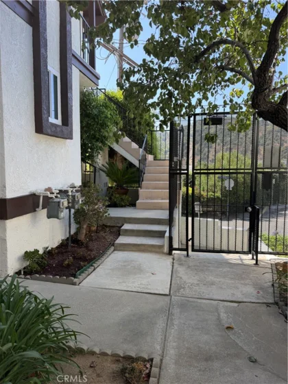 149 S Avenue 54 #13 photo 18