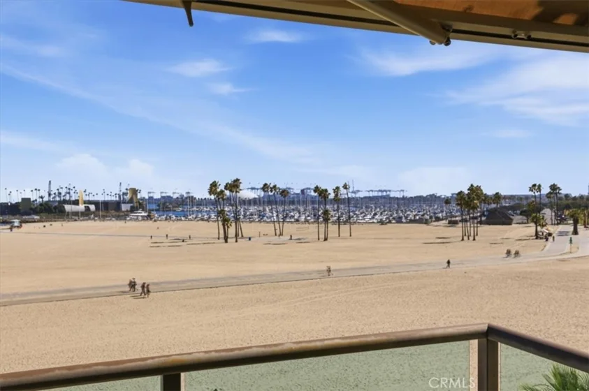 1000 E Ocean #402 photo 27