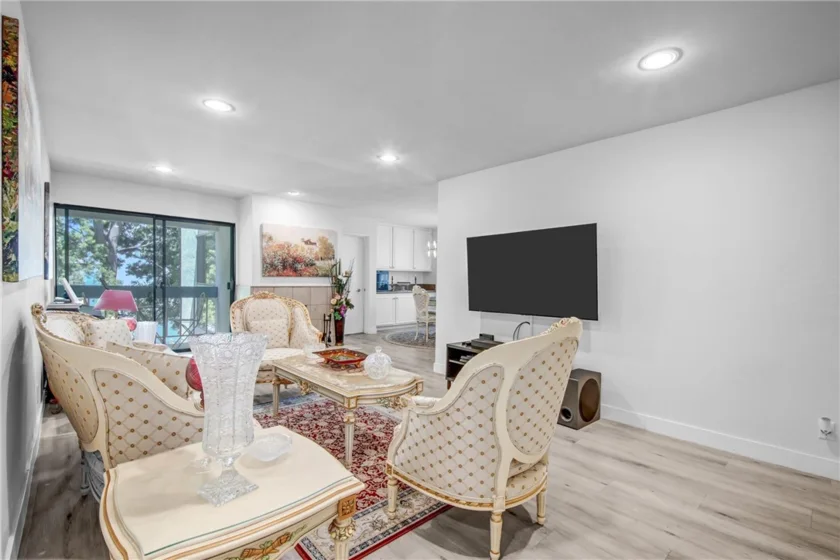 15335 Magnolia #215 photo 4