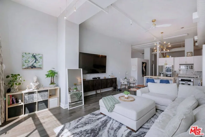 645 W 9th Street #740 photo 61