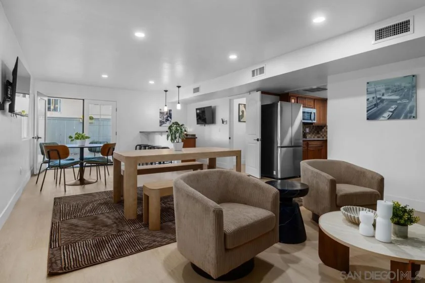 1030 Robinson Avenue #210 photo 33