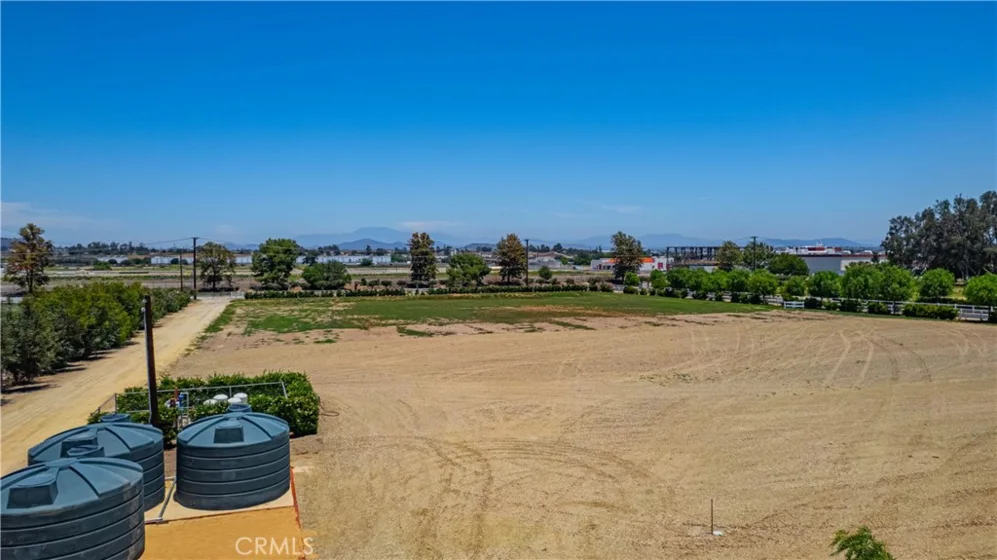 26465 Douglas Avenue photo 2