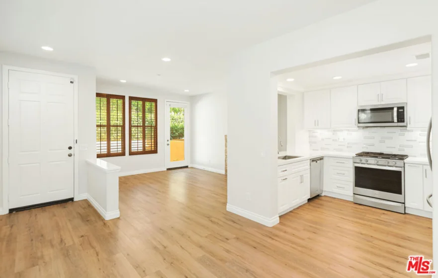 10 Aryshire Lane photo 5