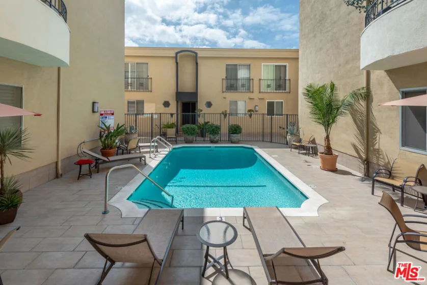 1221 N Kings Road #305 photo 19