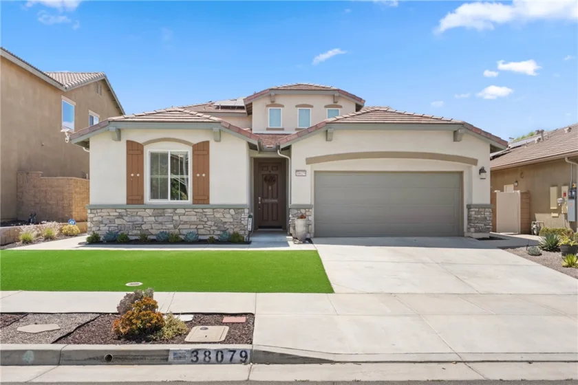 38079 Bella Rosa photo 3