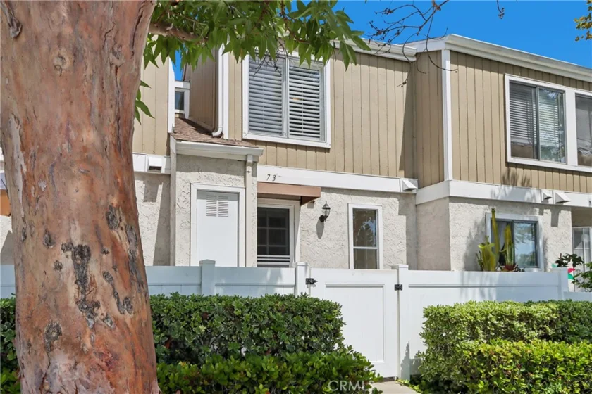 73 Bentwood Lane photo 2