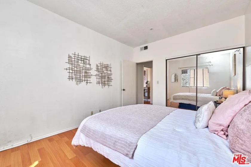 431 S Kingsley Drive #205 photo 23