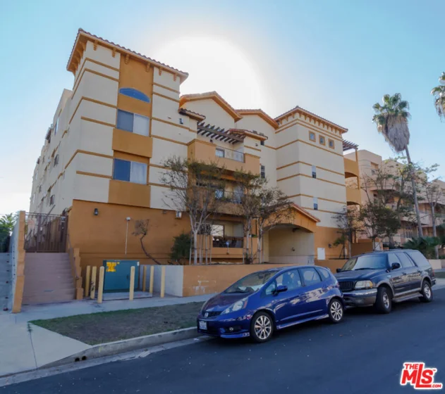 4822 Elmwood Avenue #404 photo 1