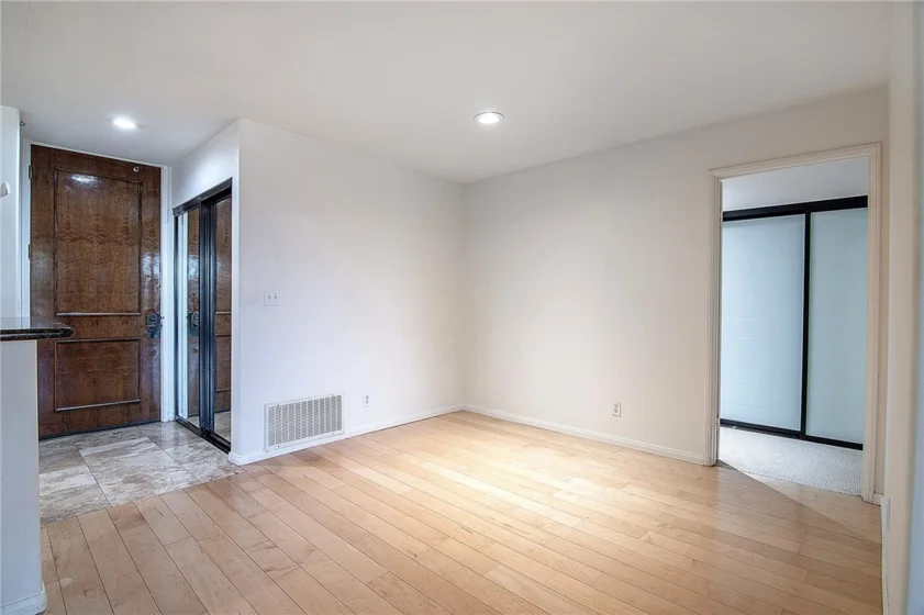 121 S Hope Street #333 photo 13