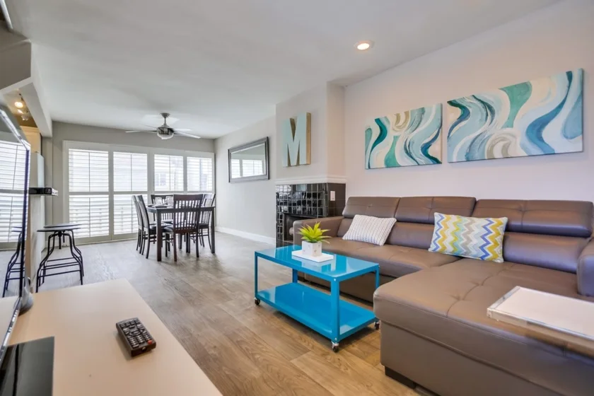 711 Island Court #F-6 photo 1