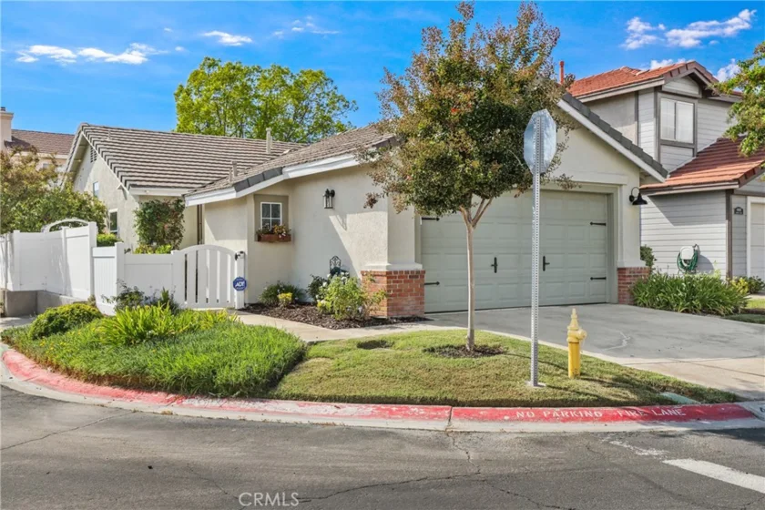 44685 Ashbury Place photo 1