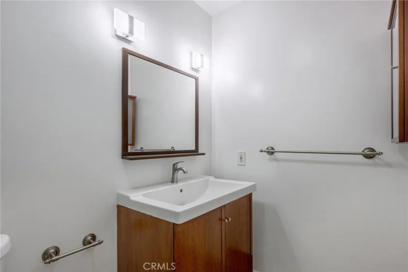 300 N Isabel Street #10 photo 19