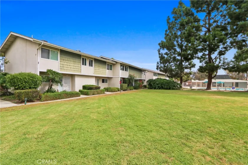 1404 N Tustin #P-3 photo 2